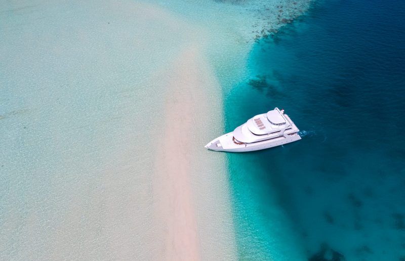 Maldivas Manihi surf trip drone view