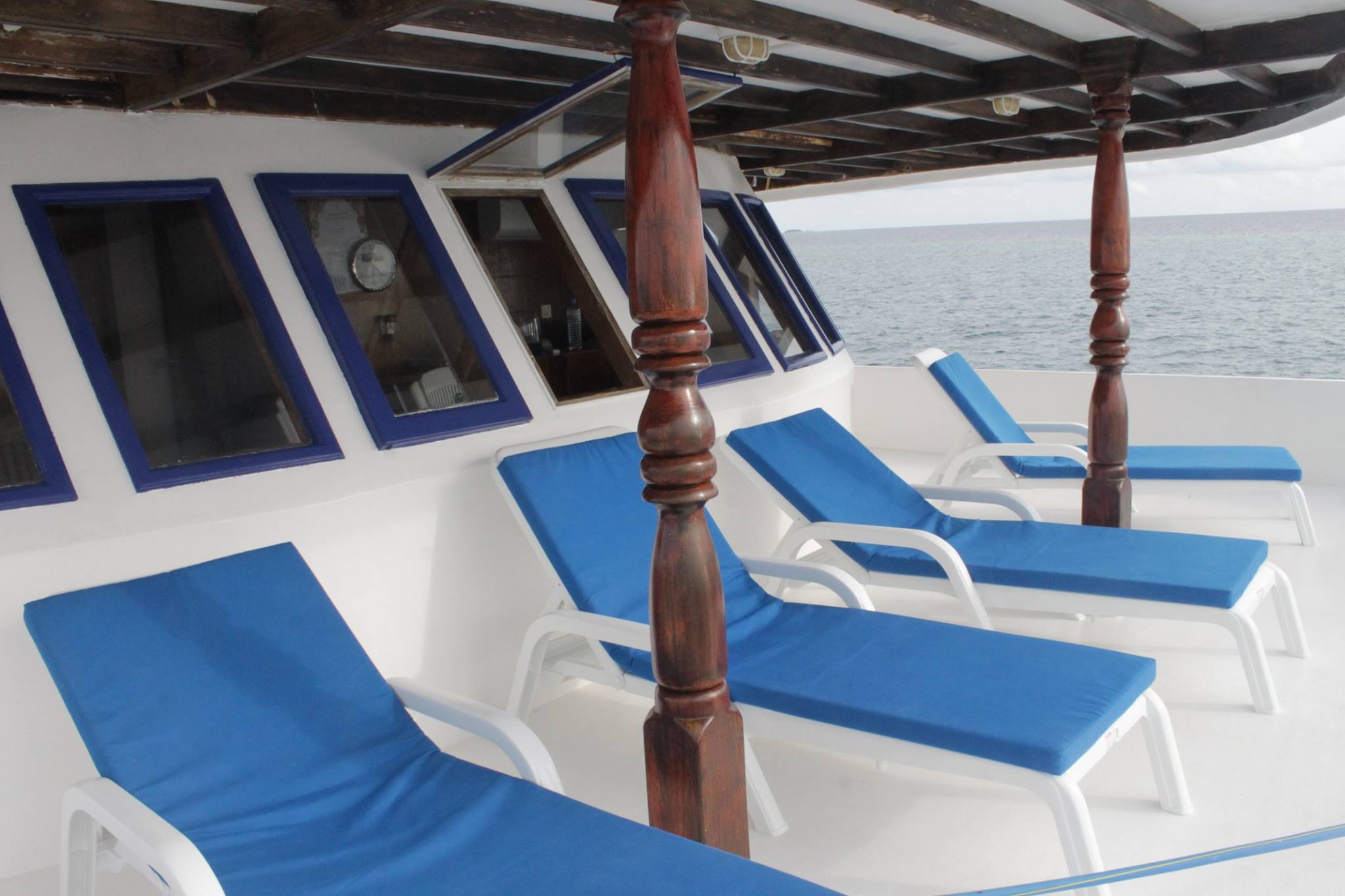 Manihi Surf Boat Maldivess